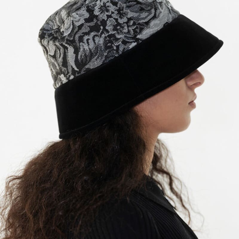ROWH Toile Bucket Hat _ Black black one
ROWH Toile Bucket Hat _ Black black one