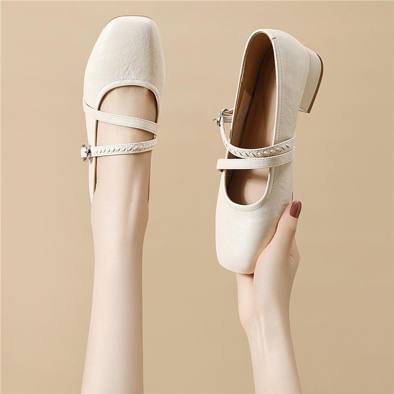 French vintage single shoes are elegant commuting thick heels and high heels are flat and fashionable, British style Mary Jane shoes and women s shoes 40
French vintage single shoes are elegant commuting thick heels and high heels are flat and fashionable, British style Mary Jane shoes and women s shoes 40