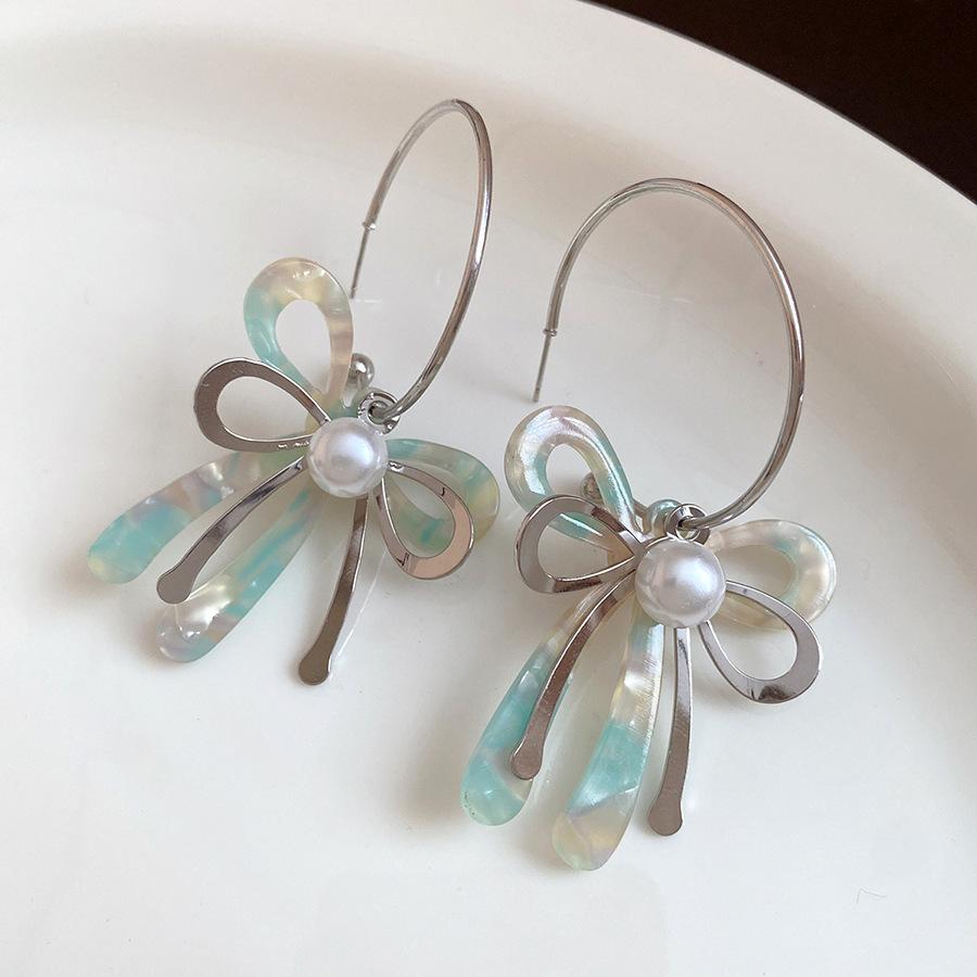 Silver Needle Colored Pearl Bow Pendant Earrings Sweet Fashion Temperament Earrings Niche Light Luxury Versatile Earrings Women
Silver Needle Colored Pearl Bow Pendant Earrings Sweet Fashion Temperament Earrings Niche Light Luxury Versatile Earrings Women