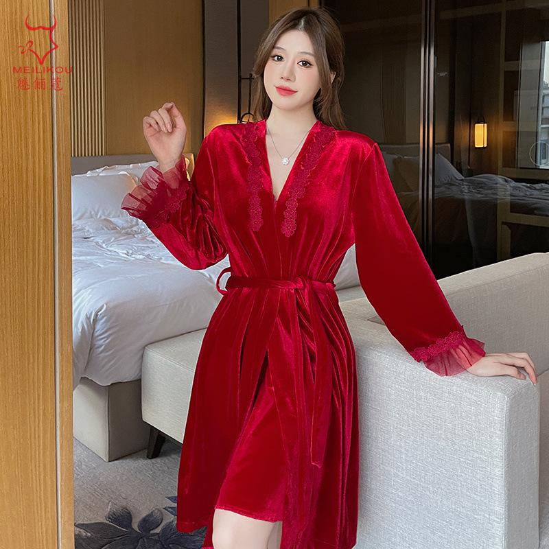 Golden velvet sexy long dress women s autumn and winter home pure desire large size suspender lace temptation suit one size fits all
Golden velvet sexy long dress women s autumn and winter home pure desire large size suspender lace temptation suit one size fits all