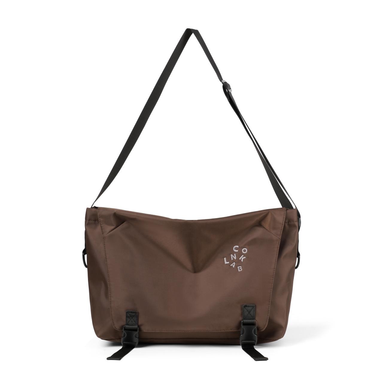 Сумка через плечо мужская нейлоновая повседневная сумка на одно плечо сумка-мессенджер спортивный рюкзак коричневый
Сумка через плечо мужская нейлоновая повседневная сумка на одно плечо сумка-мессенджер спортивный рюкзак коричневый