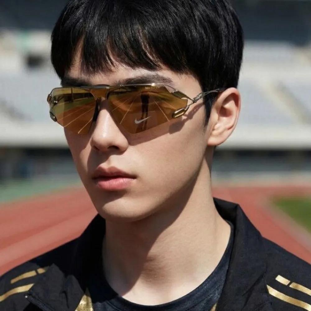 Sunglasses EV24030 700 Titanium Ultra-lightweight Mirror Sports Goggles Running Baseball Hiking
Sunglasses EV24030 700 Titanium Ultra-lightweight Mirror Sports Goggles Running Baseball Hiking