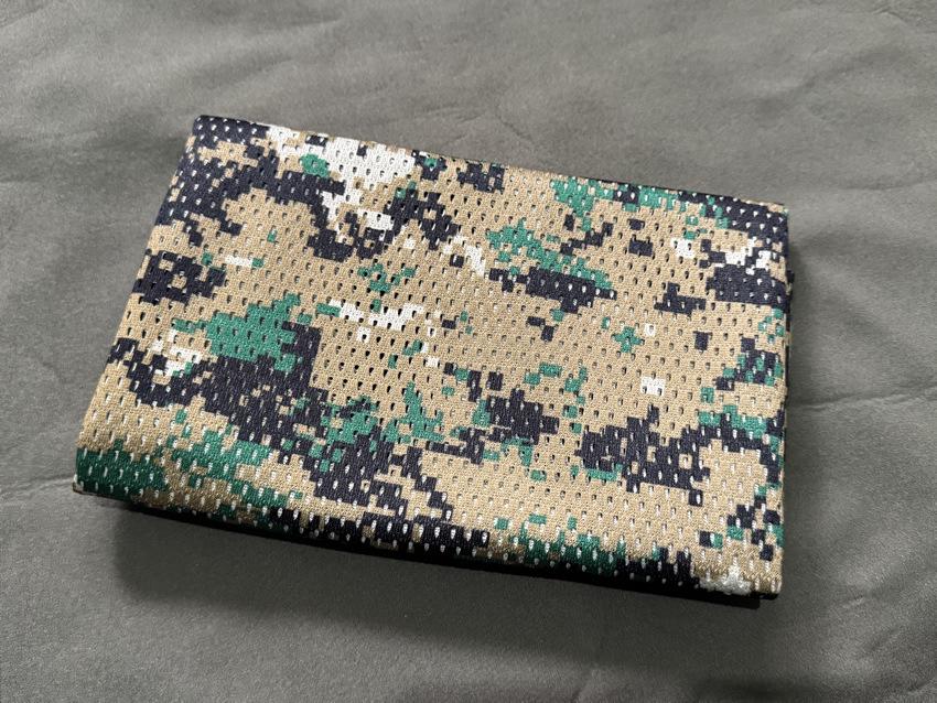 Breathable Multi-Purpose Camouflage Scarf: Sun Protection Headband for Men & Women. Approx. 160x40cm
Breathable Multi-Purpose Camouflage Scarf: Sun Protection Headband for Men & Women. Approx. 160x40cm