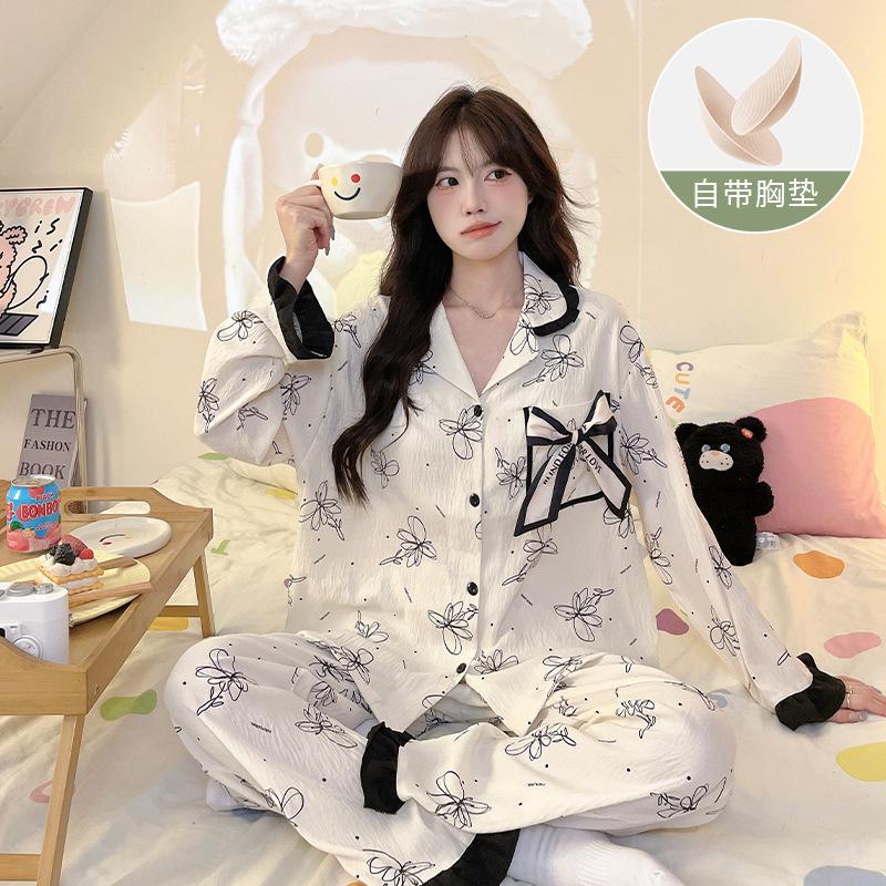Pajamas women with chest pads spring and autumn long sleeves cloud cotton new sweet and high-end summer loungewear set xxl size recommended 65-75kg
Pajamas women with chest pads spring and autumn long sleeves cloud cotton new sweet and high-end summer loungewear set xxl size recommended 65-75kg