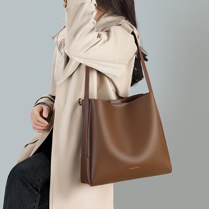 Bucket Bag 2025 New Autumn Winter Genuine Leather Crossbody Bag Large Capacity Underarm Bag High-end Feel Single Shoulder Commuter Women s Bag Brown(Public Version)
Bucket Bag 2025 New Autumn Winter Genuine Leather Crossbody Bag Large Capacity Underarm Bag High-end Feel Single Shoulder Commuter Women s Bag Brown(Public Version)