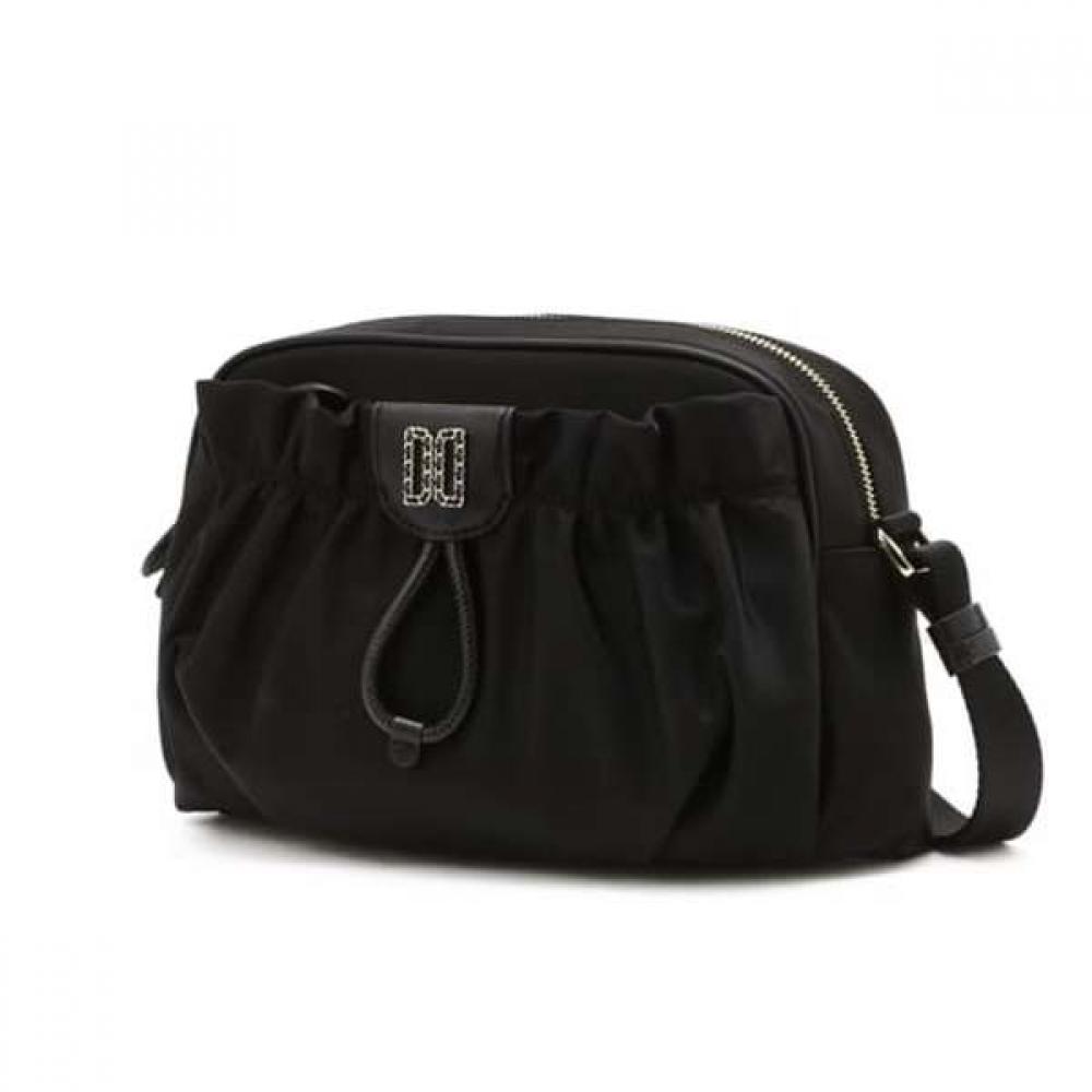 Daks Black Shirring Point Nylon Crossbody Bag Dd Detail Dcba6f346bk Single option
Daks Black Shirring Point Nylon Crossbody Bag Dd Detail Dcba6f346bk Single option