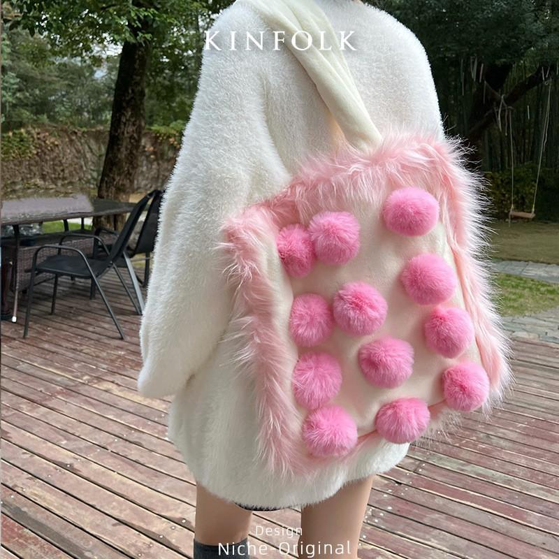 Plush Bag Women s Large-capacity 2025 Cute Contrasting Color Hair Ball Portable Single-shoulder Tote Fluffy
Plush Bag Women s Large-capacity 2025 Cute Contrasting Color Hair Ball Portable Single-shoulder Tote Fluffy