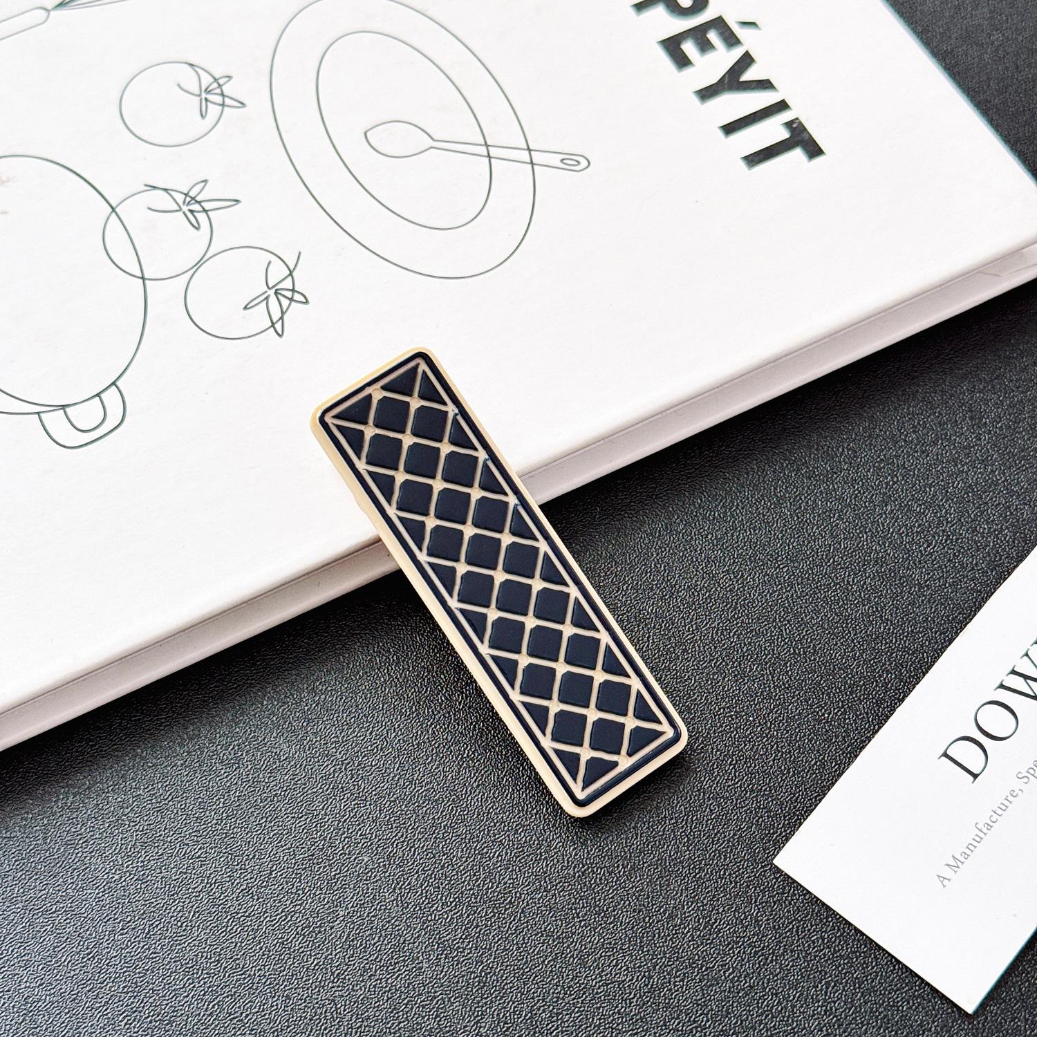 And Simple Chic Heart Pattern Hair Ties And Duckbill Clips For Women Trendy Blue Square
And Simple Chic Heart Pattern Hair Ties And Duckbill Clips For Women Trendy Blue Square