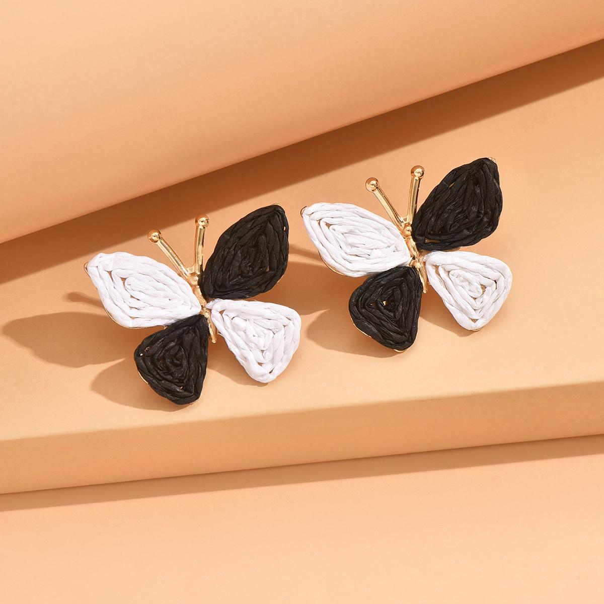 Colorful Handcrafted Lafia Butterfly Stud Earrings Are Stylish and Simple in Design, Lightweight and Cute for Everyday Wear чорний
Colorful Handcrafted Lafia Butterfly Stud Earrings Are Stylish and Simple in Design, Lightweight and Cute for Everyday Wear чорний