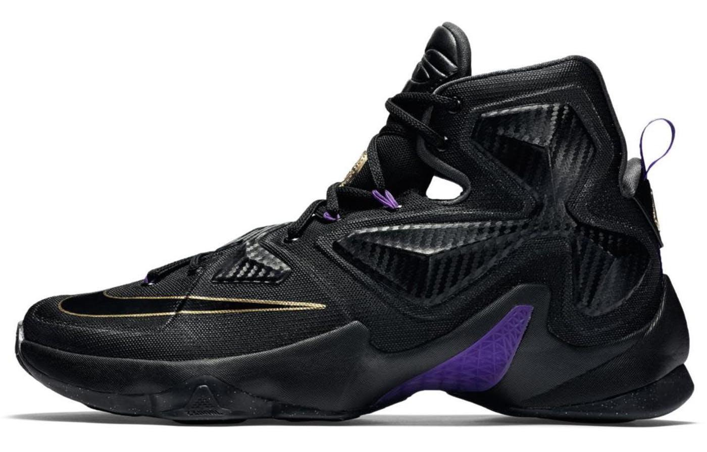 Nike LeBron 13 Pot Of Gold 807219-007 46
Nike LeBron 13 Pot Of Gold 807219-007 46