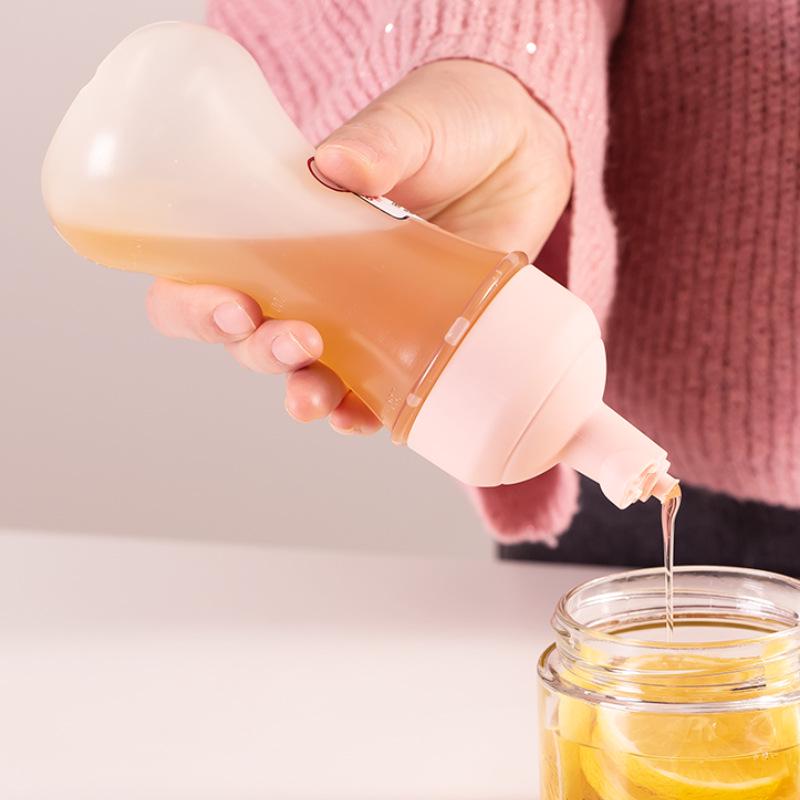 5-Hole Squeeze Bottle with Thickened Pointed Mouth, Press-Type Food-Grade Salad and BBQ Seasoning Bottle, Plastic with Scale.
5-Hole Squeeze Bottle with Thickened Pointed Mouth, Press-Type Food-Grade Salad and BBQ Seasoning Bottle, Plastic with Scale.