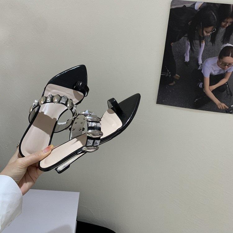 Sexy slope heel metal set toe slippers women s summer wear high-end leopard print cool slippers women 35
Sexy slope heel metal set toe slippers women s summer wear high-end leopard print cool slippers women 35