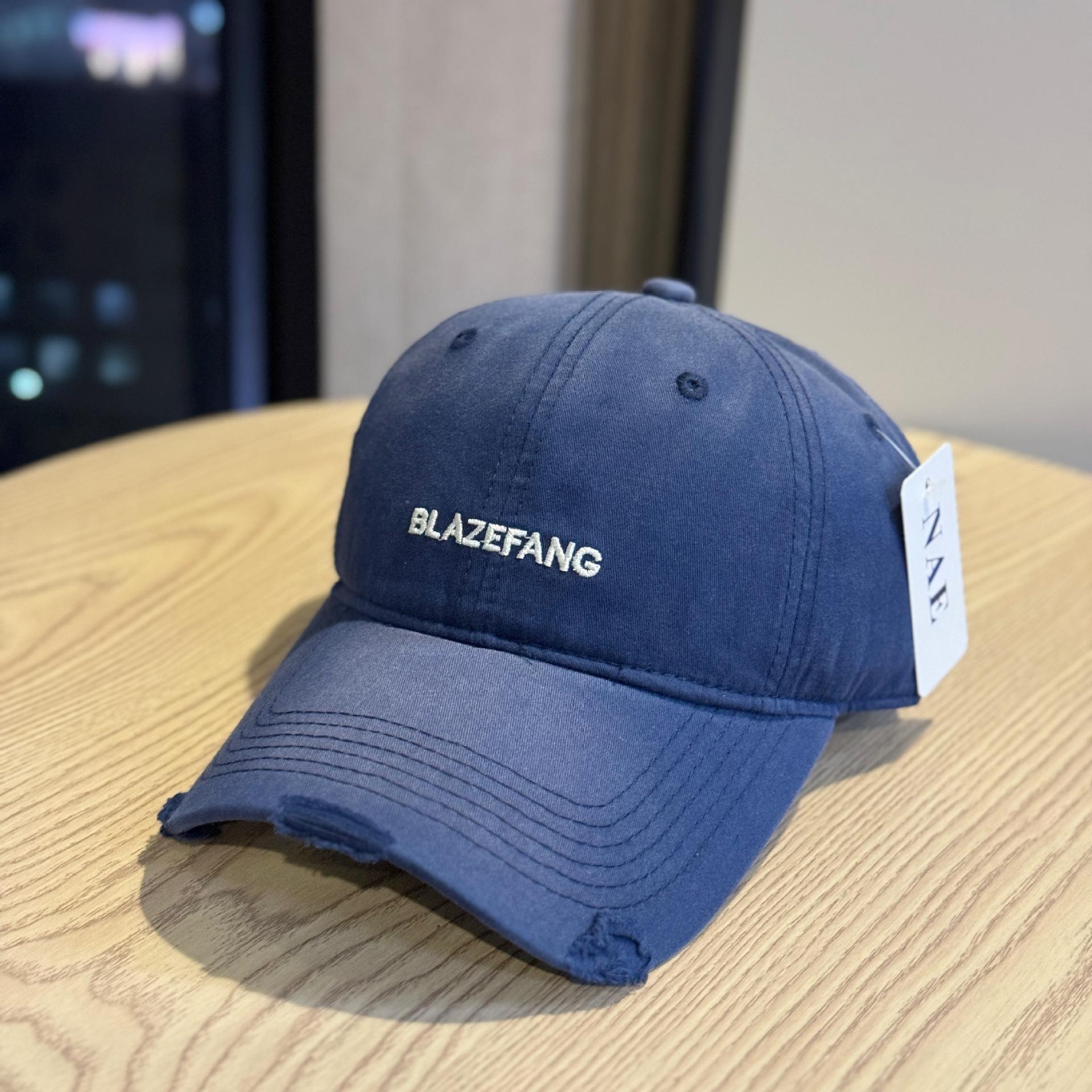 Spring and summer new Korean-style fashion retro letter embroidered baseball cap for women, casual and versatile, sun-shading, face-slimming, trendy Adult54-60Adjustable темно-синього кольору
Spring and summer new Korean-style fashion retro letter embroidered baseball cap for women, casual and versatile, sun-shading, face-slimming, trendy Adult54-60Adjustable темно-синього кольору