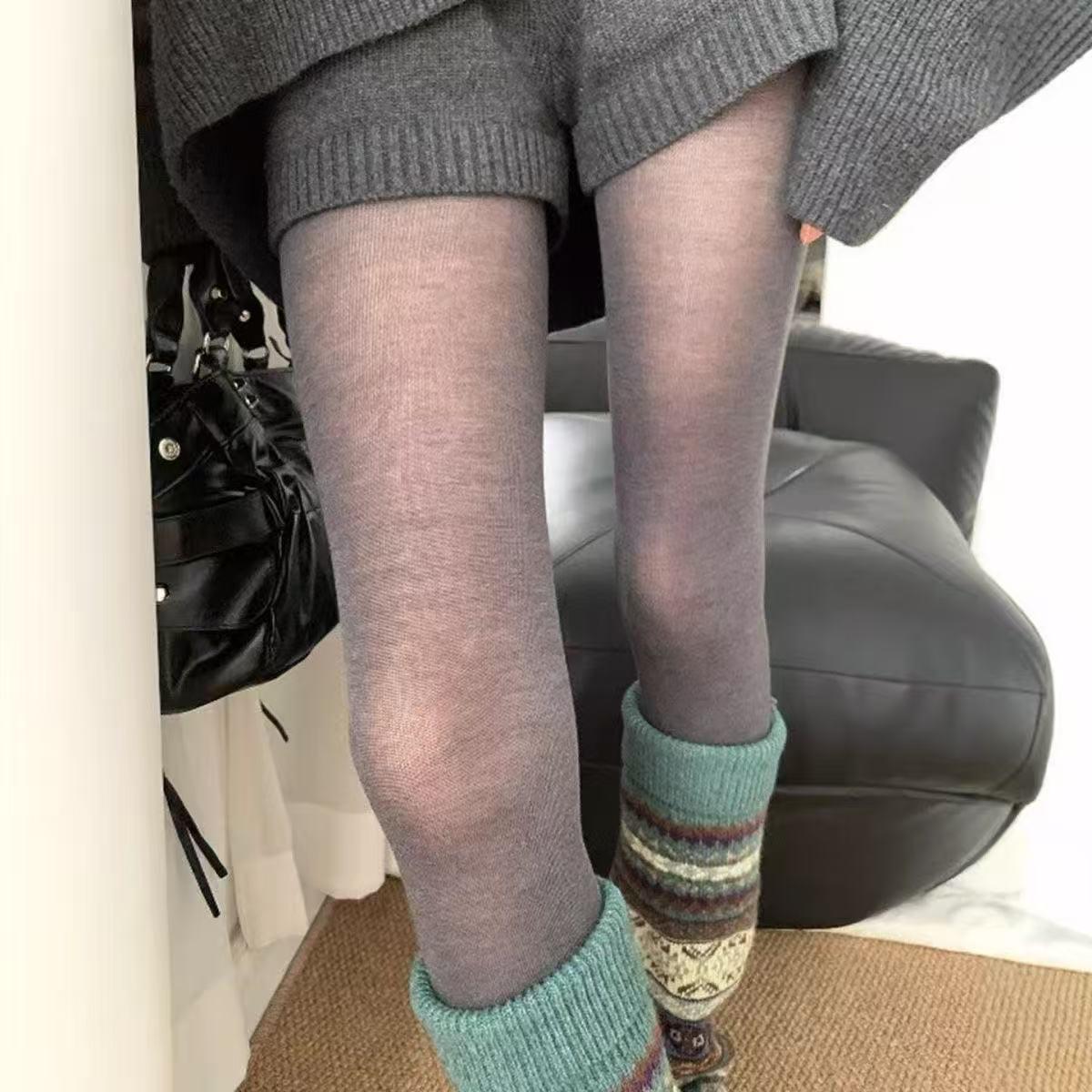 Slightly Sheer Grey Body-Shaping Pantyhose: Slimming, Non-Sagging, Thin for Spring/Autumn, Miu-Style High-End Tights Nine-tenths (70g breathable, sun-protective)
Slightly Sheer Grey Body-Shaping Pantyhose: Slimming, Non-Sagging, Thin for Spring/Autumn, Miu-Style High-End Tights Nine-tenths (70g breathable, sun-protective)