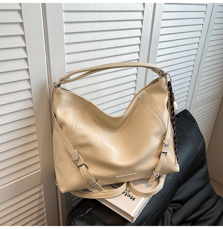 Ретро повседневный рюкзак женский 2025 новая мода колледж стиль сумка-тоут простой большой вместимости наплечный рюкзак
Ретро повседневный рюкзак женский 2025 новая мода колледж стиль сумка-тоут простой большой вместимости наплечный рюкзак