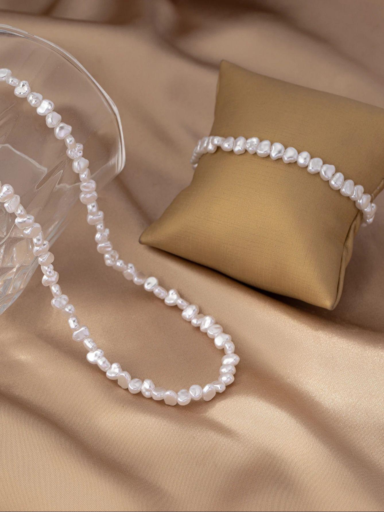 A Set of Irregular-Shaped Freshwater Pearl Necklaces, Versatile Layering Necklaces, High-End Luxury Clavicle Chains, Gifts for Festivals, G
A Set of Irregular-Shaped Freshwater Pearl Necklaces, Versatile Layering Necklaces, High-End Luxury Clavicle Chains, Gifts for Festivals, G