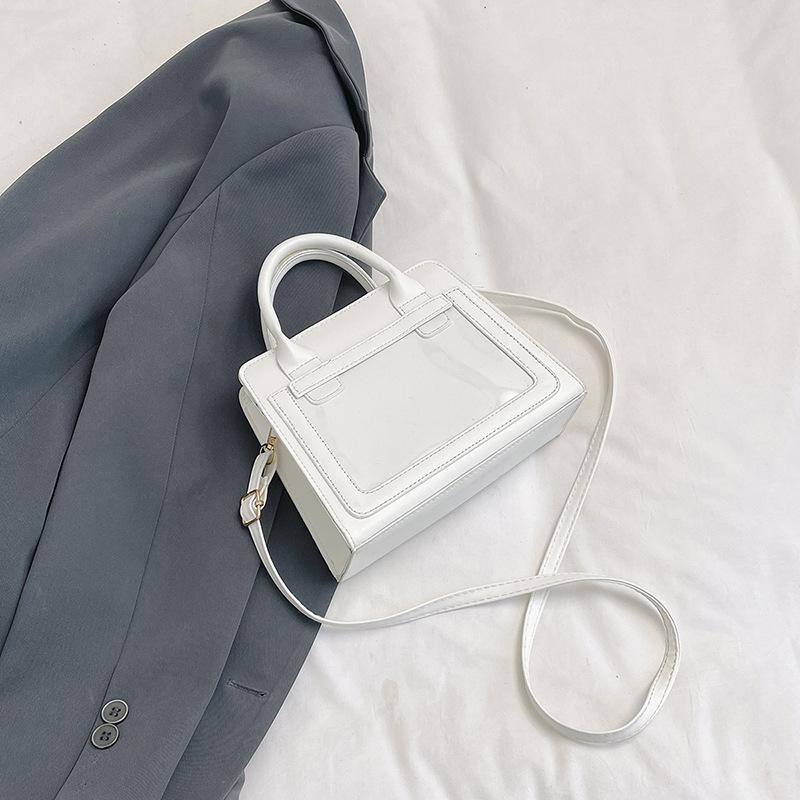 New portable simple fashion niche large capacity transparent design storage bag shoulder messenger bag белый
New portable simple fashion niche large capacity transparent design storage bag shoulder messenger bag белый