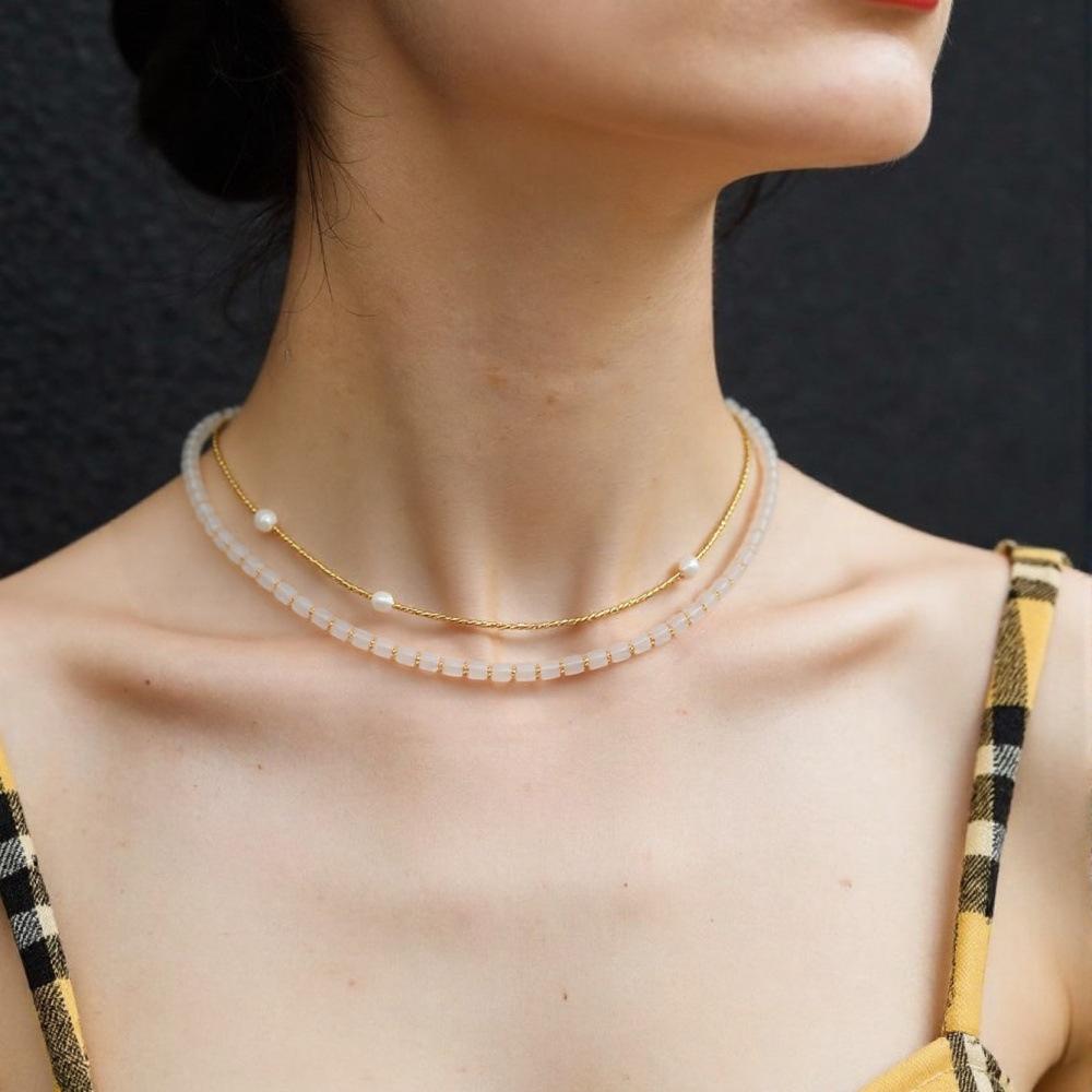 Elegant Double-Layer Pearl & Semi-Precious Stone Necklace - Minimalist Design for Women
Elegant Double-Layer Pearl & Semi-Precious Stone Necklace - Minimalist Design for Women