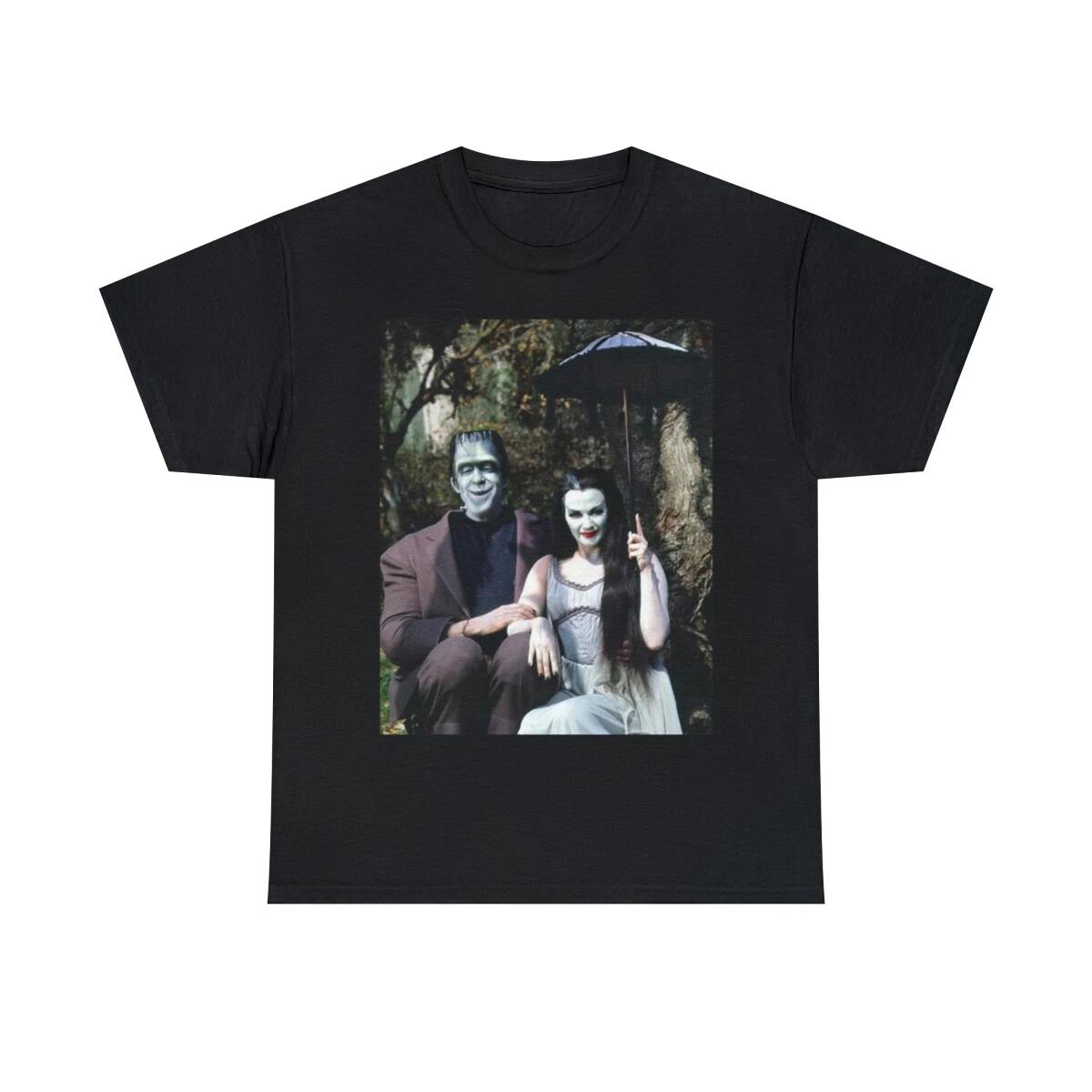 MUNSTERS Sunning in the yard Short Sleeve Tee L
MUNSTERS Sunning in the yard Short Sleeve Tee L