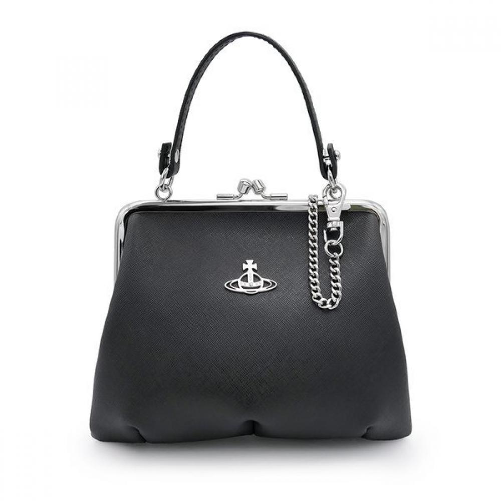 Bottega Veneta Vivienne Westwood Saffiano Granny Cross Bag 4b010006w S0021 N401
Bottega Veneta Vivienne Westwood Saffiano Granny Cross Bag 4b010006w S0021 N401