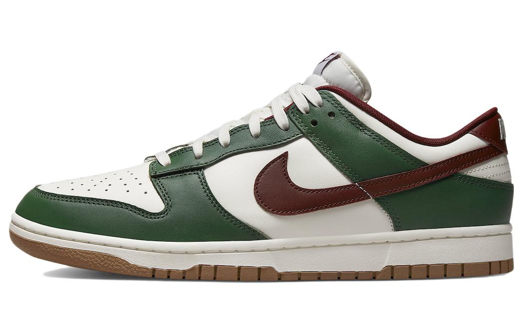 Nike Dunk Low Gorge Green Team Red FB7160-161 36.5
Nike Dunk Low Gorge Green Team Red FB7160-161 36.5