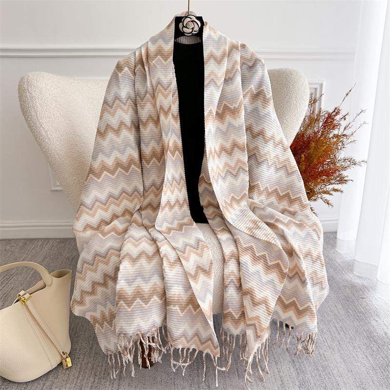 Luxury Thick Warm Wave Design Scarf for Women Winter Cashmere Shawl Wrap Pashmina Blanket Bufanda Female Tassel Echarpe Poncho 70X190 cm
Luxury Thick Warm Wave Design Scarf for Women Winter Cashmere Shawl Wrap Pashmina Blanket Bufanda Female Tassel Echarpe Poncho 70X190 cm