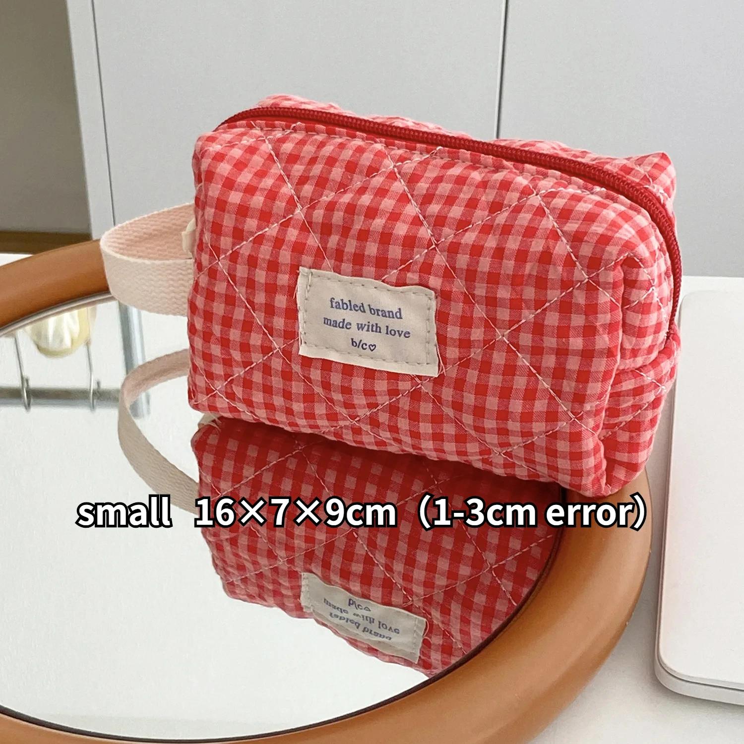 Retro Plaid Ladies Cosmetic Bag Quilted Cotton Women s Travel Storage Bags Portable Female Clutch Purse Large Capacity Handbags
Retro Plaid Ladies Cosmetic Bag Quilted Cotton Women s Travel Storage Bags Portable Female Clutch Purse Large Capacity Handbags