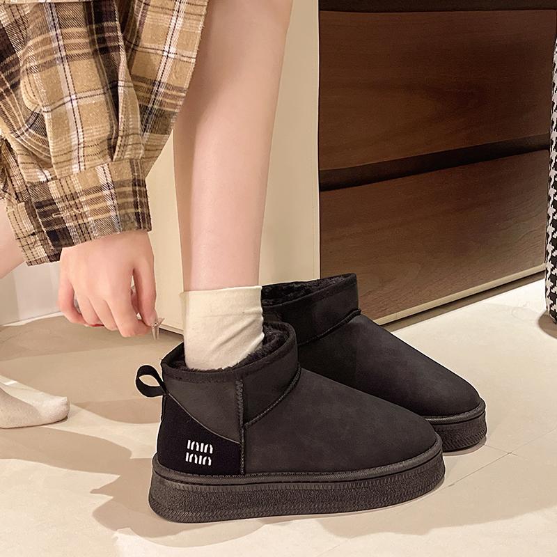 2024 Новые женские зимние ботинки, удобные теплые плюшевые ботильоны, женские утолщенные пуховые зимние женские туфли на плоской платформе, ботинки для женщин 39 чёрный
2024 Новые женские зимние ботинки, удобные теплые плюшевые ботильоны, женские утолщенные пуховые зимние женские туфли на плоской платформе, ботинки для женщин 39 чёрный
