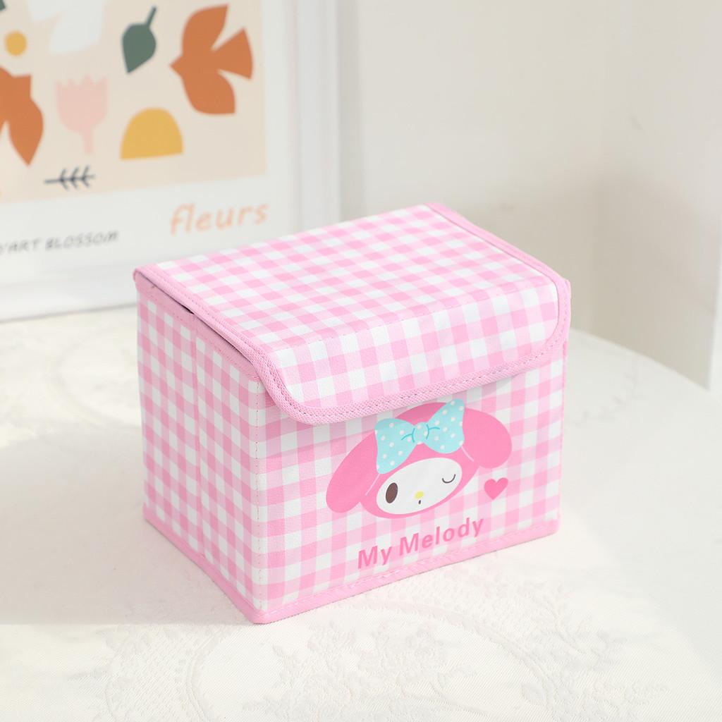 Hello Kitty Kuromi Cinnamoroll Melody Узор в клетку Складной откидной ящик для хранения для офиса и спальни Checker Melody
Hello Kitty Kuromi Cinnamoroll Melody Узор в клетку Складной откидной ящик для хранения для офиса и спальни Checker Melody