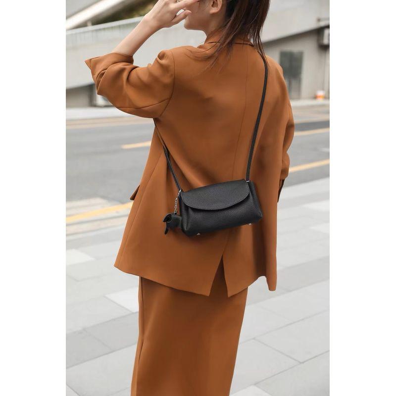 Доступная роскошь Первый слой коровьей кожи Модная одноплечевая сумка-облако Black (first layer cowhide)
Доступная роскошь Первый слой коровьей кожи Модная одноплечевая сумка-облако Black (first layer cowhide)