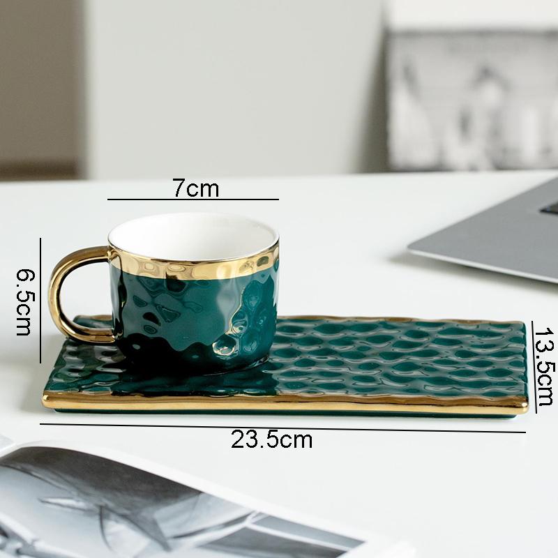 Набор керамических чашек и тарелок с позолоченным узором и молотковым узором Чашка для послеобеденного чая Кофейная чашка Чашка для молока Чашки для напитков Бытовые чашки для воды 180ML
Набор керамических чашек и тарелок с позолоченным узором и молотковым узором Чашка для послеобеденного чая Кофейная чашка Чашка для молока Чашки для напитков Бытовые чашки для воды 180ML