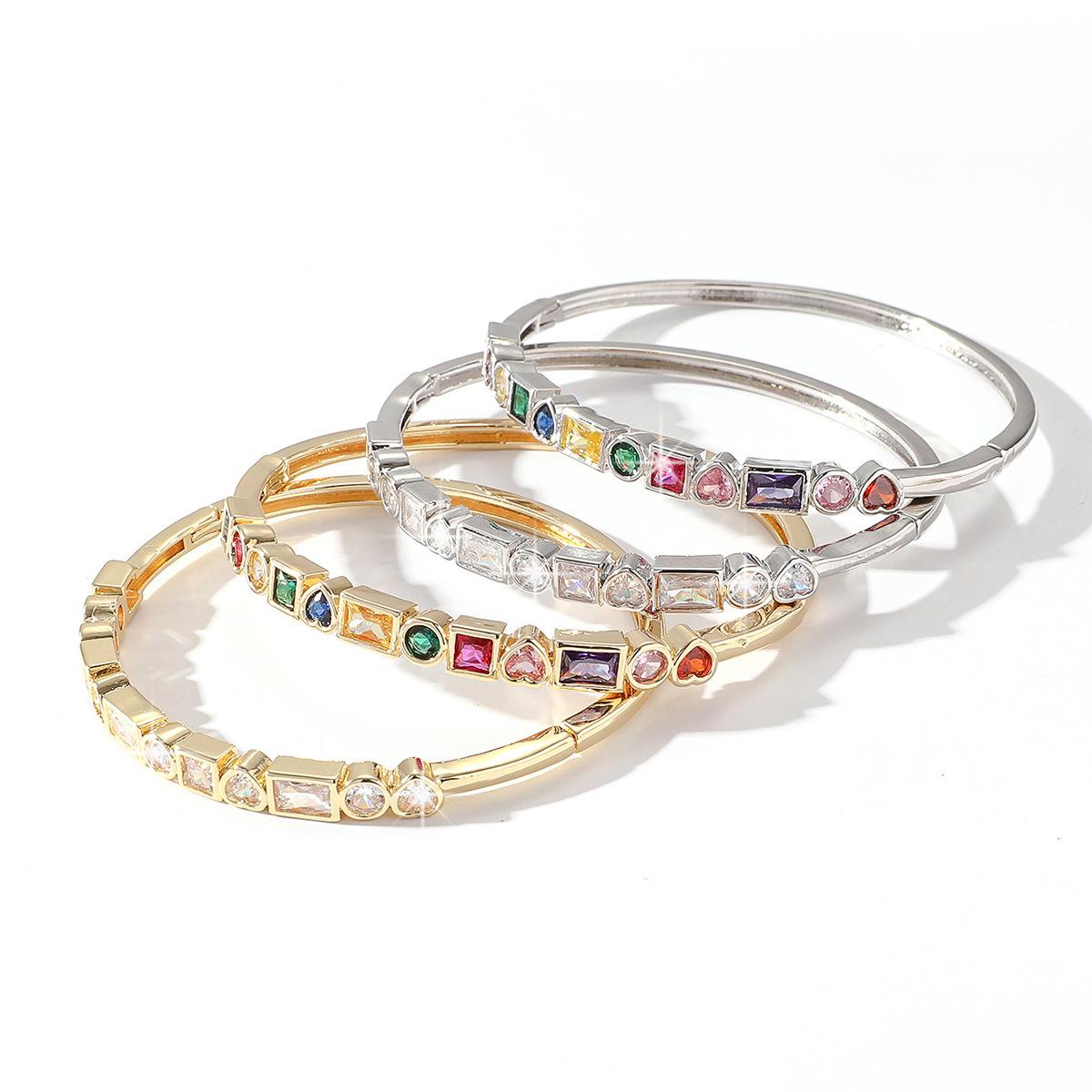 Vintage, Minimalist, Versatile, and Stylish Handmade Jewelry with Micro Inlaid Colored Zircon Bracelets 19CM
Vintage, Minimalist, Versatile, and Stylish Handmade Jewelry with Micro Inlaid Colored Zircon Bracelets 19CM