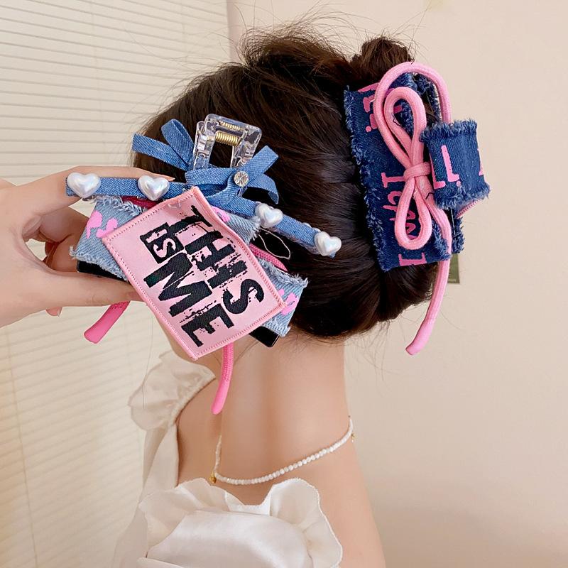 Denim English Alphabet Bow Braided Rope Hairpin Niche Fashion Personality New Catch Clip Shark Clip
Denim English Alphabet Bow Braided Rope Hairpin Niche Fashion Personality New Catch Clip Shark Clip