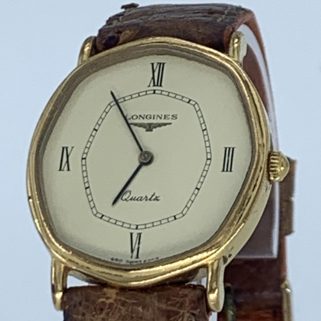 Новые батарейки Работают хорошо Мужские кварцевые часы LONGINES Восьмиугольный корпус Золотой циферблат Нержавеющая сталь 2 стрелки Легко почищены
Новые батарейки Работают хорошо Мужские кварцевые часы LONGINES Восьмиугольный корпус Золотой циферблат Нержавеющая сталь 2 стрелки Легко почищены