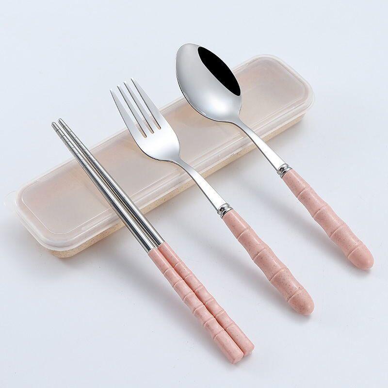 Three-piece set Stainless steel wheat straw chopsticks, spoon, and fork for students and adults, portable tableware for travel and canteen Pink - four-piece set
Three-piece set Stainless steel wheat straw chopsticks, spoon, and fork for students and adults, portable tableware for travel and canteen Pink - four-piece set
