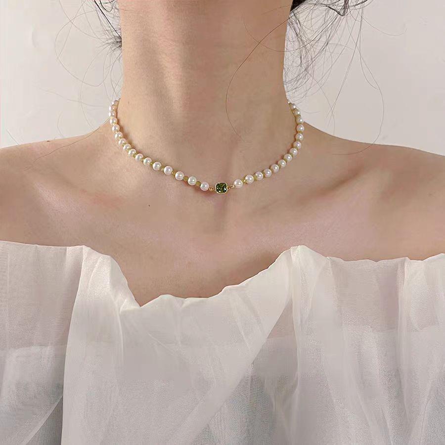 Shijia Olive Green Crystal Pendant Pearl Choker - Elegant Gift for Bestie Shijia Pearl 5mm, Chain Length 38+5cm
Shijia Olive Green Crystal Pendant Pearl Choker - Elegant Gift for Bestie Shijia Pearl 5mm, Chain Length 38+5cm