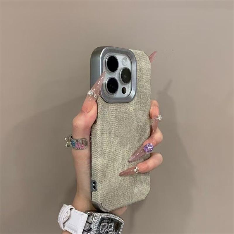 Electroplated Denim Texture iPhone 17 Pro Case, Full Coverage for Apple 16 Pro, 14 Pro, and 15 Pro Retro. 14 Pro 6.1 светло-серый
Electroplated Denim Texture iPhone 17 Pro Case, Full Coverage for Apple 16 Pro, 14 Pro, and 15 Pro Retro. 14 Pro 6.1 светло-серый