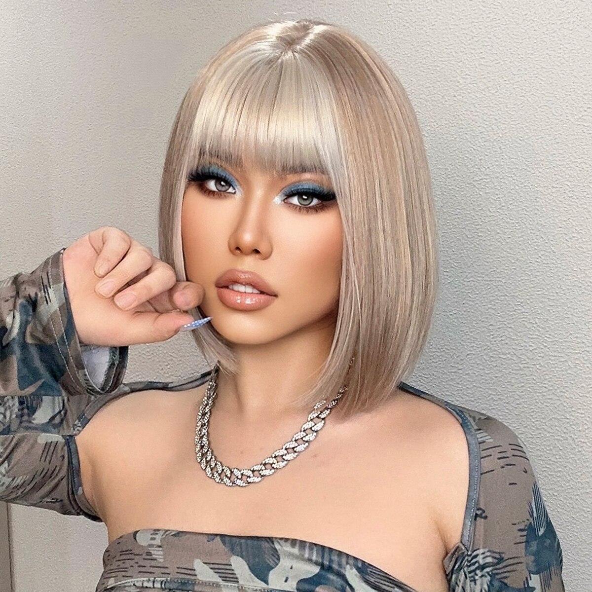 Короткі сріблясто-сірі перуки з білою чубчиком Натуральні синтетичні перуки для жінок на кожен день для косплею Волосся з термостійкого волокна
Короткі сріблясто-сірі перуки з білою чубчиком Натуральні синтетичні перуки для жінок на кожен день для косплею Волосся з термостійкого волокна