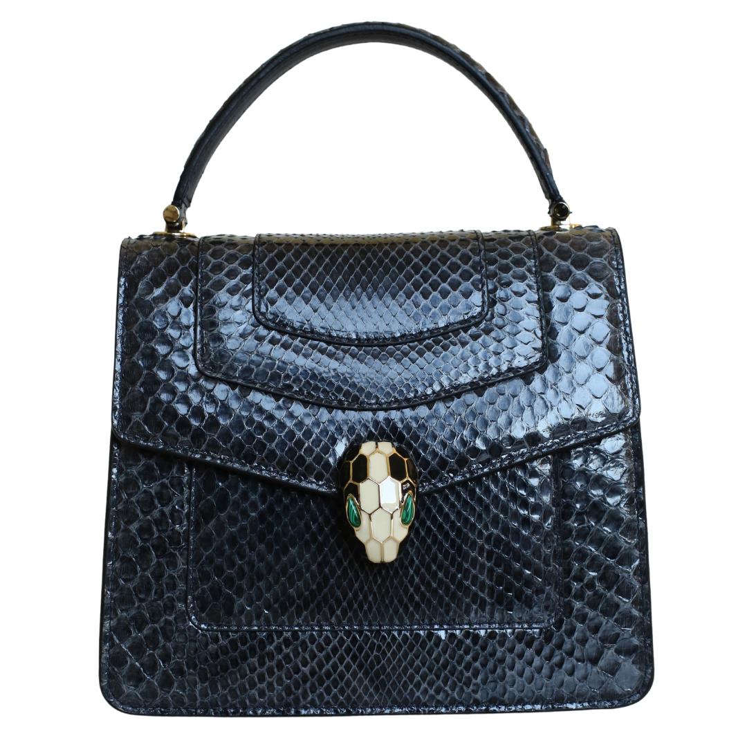 Модель женской сумки из натуральной кожи ограниченного выпуска
Модель женской сумки из натуральной кожи ограниченного выпуска