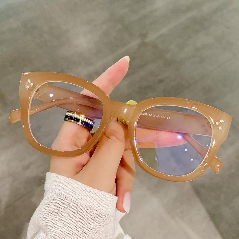Fashion Fashion Blue Light Blocking Plain Eyewear Ladies Vintage Optical Spectacle Eyeglasses New Trend Finished Computer Eyewear
Fashion Fashion Blue Light Blocking Plain Eyewear Ladies Vintage Optical Spectacle Eyeglasses New Trend Finished Computer Eyewear