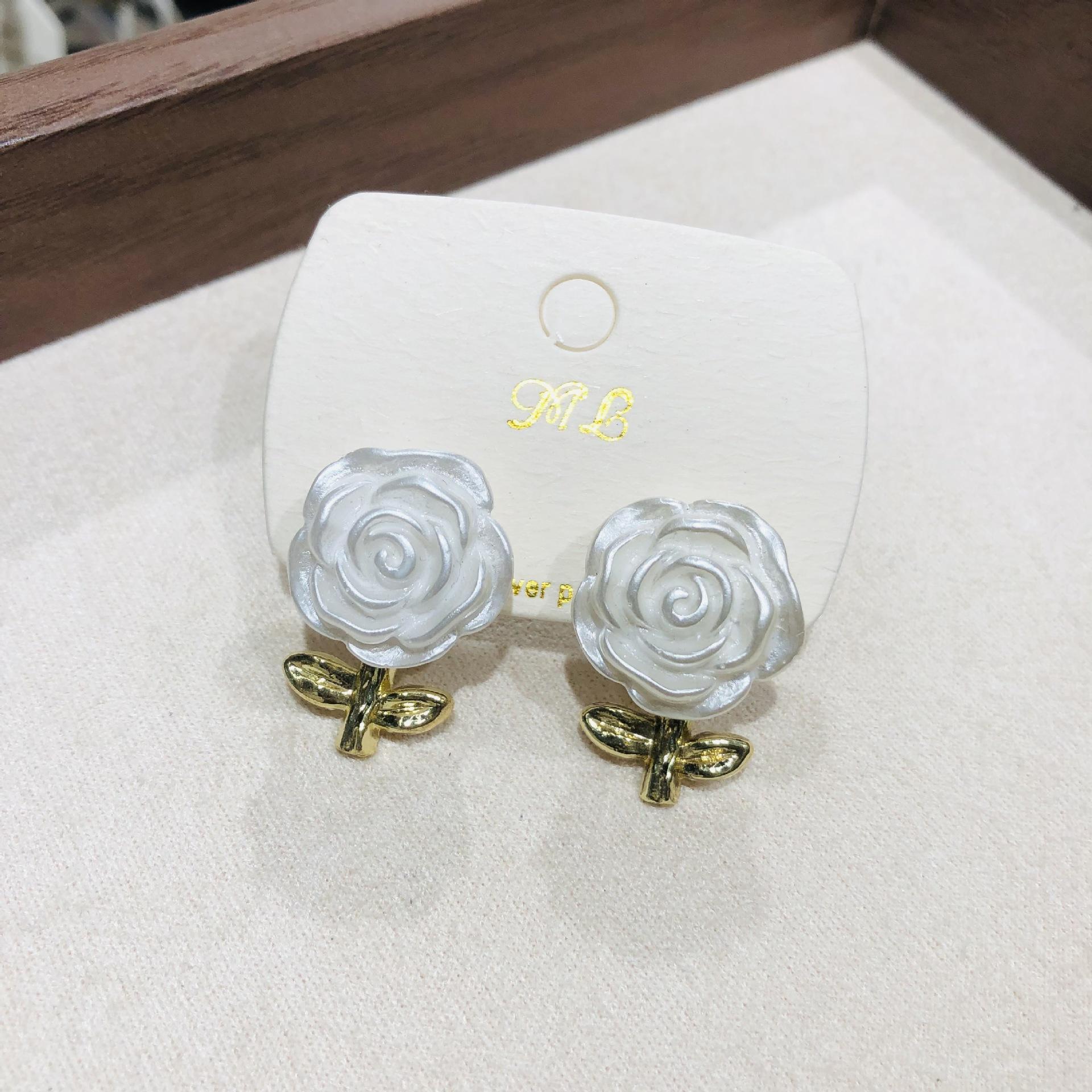 White Camellia Flower Dangle Earrings for Women French Elegant Summer Earring Sweet Woman s Party Jewelry Gift білий
White Camellia Flower Dangle Earrings for Women French Elegant Summer Earring Sweet Woman s Party Jewelry Gift білий