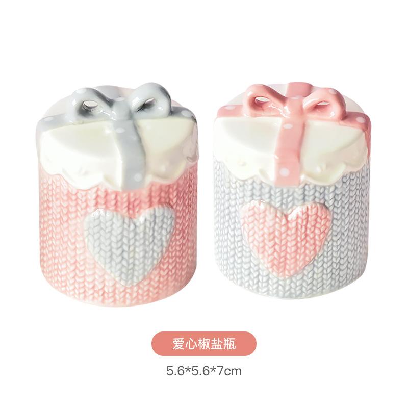 Ceramic Seasoning Jar House shape Condiment Bottle Seasoning Pot Pepper Salt Spice Jar Moisture-proof Household Kitchen Supplies
Ceramic Seasoning Jar House shape Condiment Bottle Seasoning Pot Pepper Salt Spice Jar Moisture-proof Household Kitchen Supplies