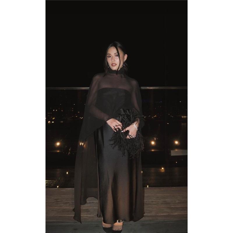 Cocktail party sexy sheer mesh sleeveless shrug halter backless long cape with ribbons one size
Cocktail party sexy sheer mesh sleeveless shrug halter backless long cape with ribbons one size
