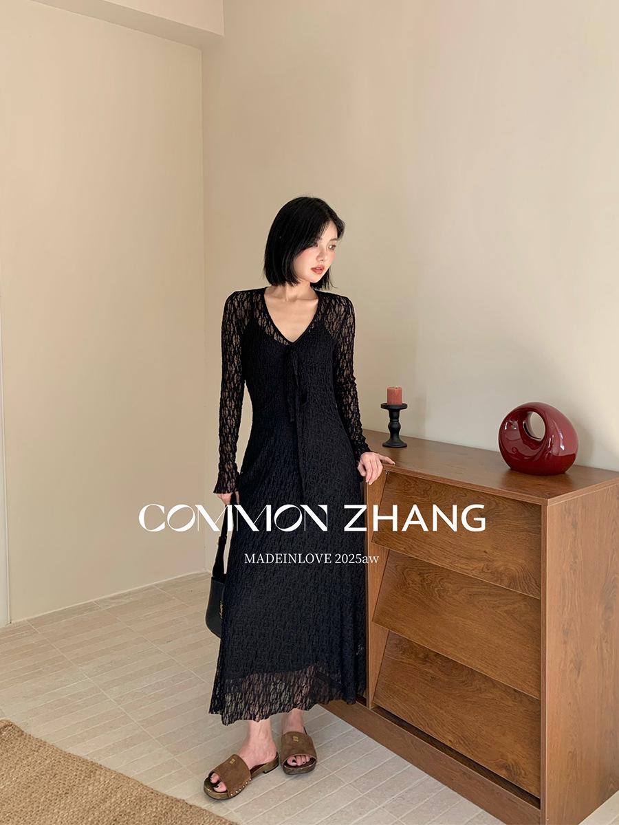 CZ ZHANG Elegant Autumn/Winter Two-Piece Set: Long Sleeve Lace Cover-up with Slim Fit Waist-Cinching Camisole Dress B36196. Small чёрный
CZ ZHANG Elegant Autumn/Winter Two-Piece Set: Long Sleeve Lace Cover-up with Slim Fit Waist-Cinching Camisole Dress B36196. Small чёрный