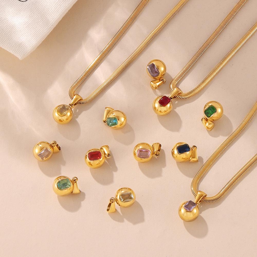 18k Gold-Plated Titanium Steel Geometric Zircon Pendant Necklace - European & American Fashion Style
18k Gold-Plated Titanium Steel Geometric Zircon Pendant Necklace - European & American Fashion Style