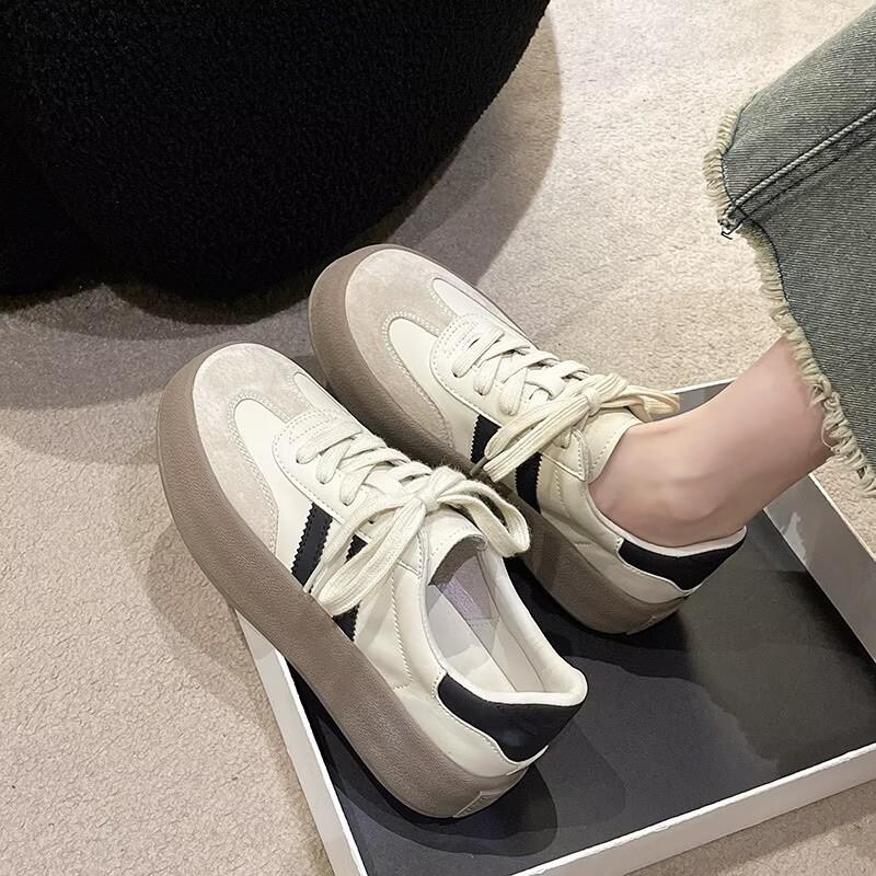 Little white shoes women s ins tide 2023 autumn new color matching trend biscuit board shoes flat single shoes casual sports shoes 35
Little white shoes women s ins tide 2023 autumn new color matching trend biscuit board shoes flat single shoes casual sports shoes 35