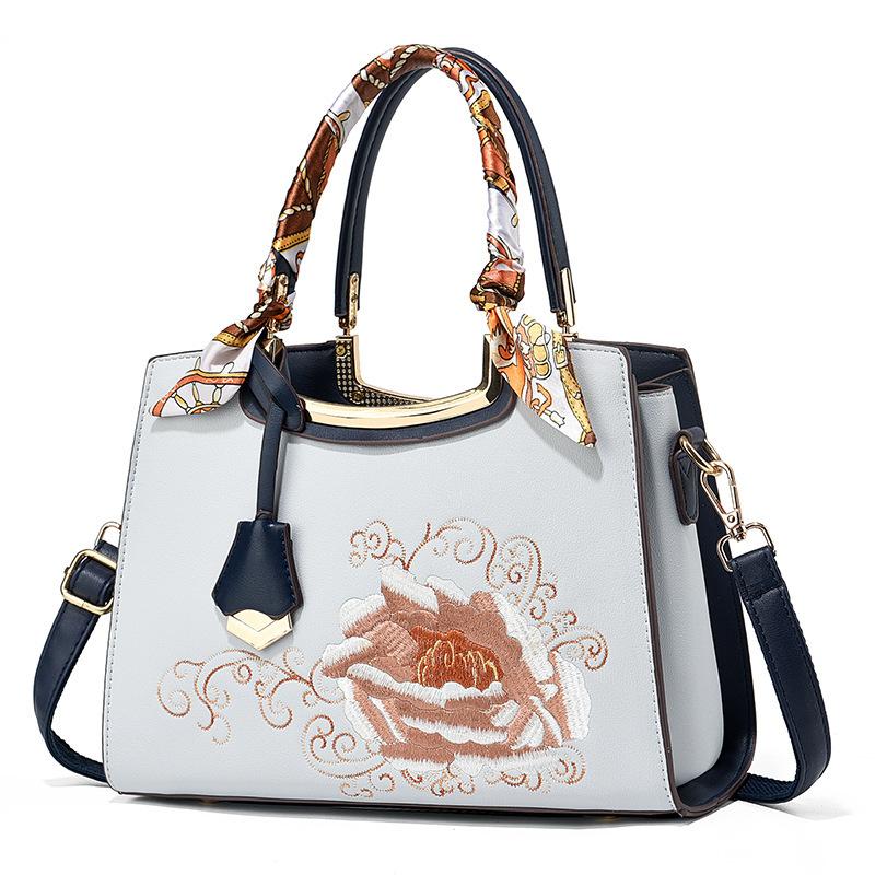 Middle Aged Women s Bag, Mother s Bag, New Trendy Large Capacity Contrasting Bag, Casual Bag, Simple Casual Handbag синій
Middle Aged Women s Bag, Mother s Bag, New Trendy Large Capacity Contrasting Bag, Casual Bag, Simple Casual Handbag синій