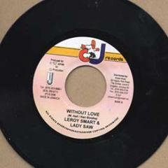 7-дюймовая пластинка LEROY SMART & LADY SAW / CALIBE - Без любви / Это его собственный НИКАКОЙ Cj Records 2006 Ямайка Регги, Ска и Даб Б/У
7-дюймовая пластинка LEROY SMART & LADY SAW / CALIBE - Без любви / Это его собственный НИКАКОЙ Cj Records 2006 Ямайка Регги, Ска и Даб Б/У