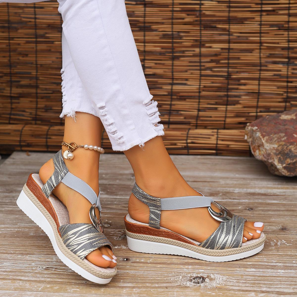 Весна/Лето 2024 Босоножки с открытым носком на танкетке большого размера с пряжкой для женщин 41 темно-серого