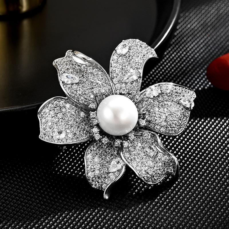 Luxury Style Freshwater Imitation Pearl Elegant Sunflower Heavy Industry Full Zirconium Woman Brooch
Luxury Style Freshwater Imitation Pearl Elegant Sunflower Heavy Industry Full Zirconium Woman Brooch
